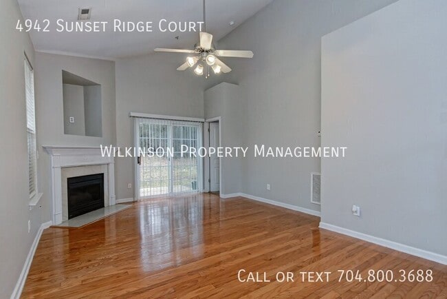 Foto del edificio - 4942 Sunset Ridge Ct