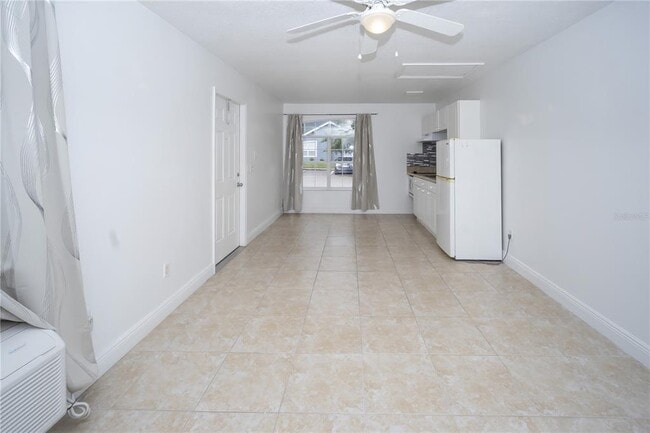 Building Photo - 234 Mango Dr