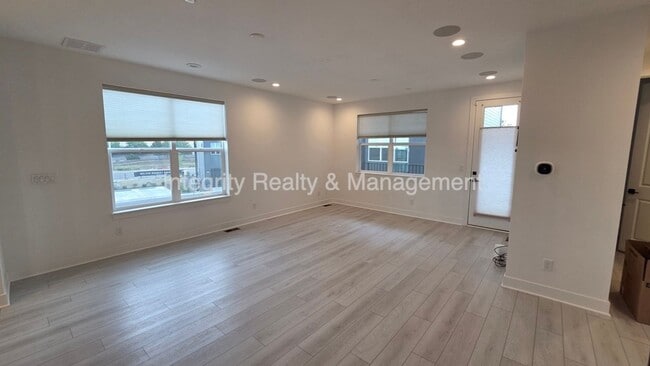 Building Photo - 11014 E Hinsdale Cir