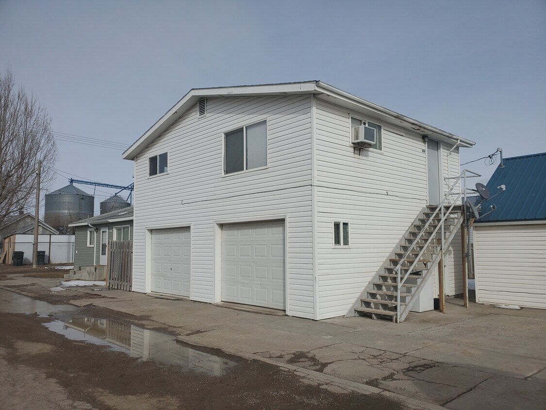 Primary Photo - Paul 2 bedroom with garage