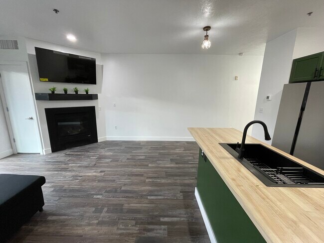 Foto del edificio - 1364 W Stillwater Dr