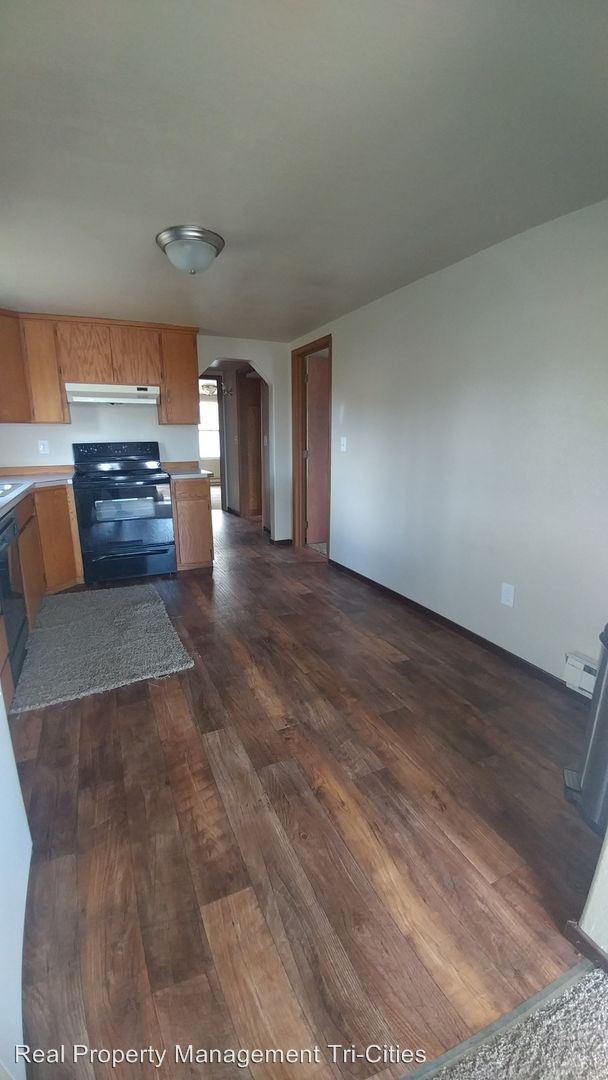 Building Photo - 2 br, 1 bath House - 1001 Babbs Av