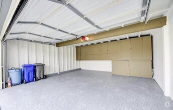 Building Photo - 3621 Vista Campana S