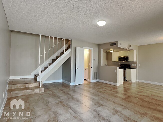 Foto del edificio - 2132 W Glenrosa Ave