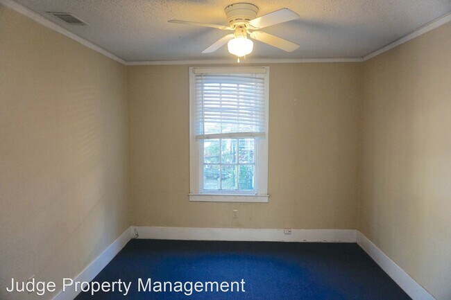 Foto del edificio - 648 E Victory Dr