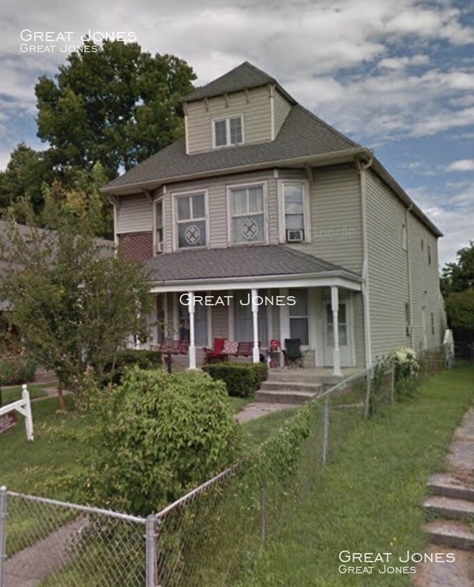 Foto principal - 1630 Woodlawn Ave
