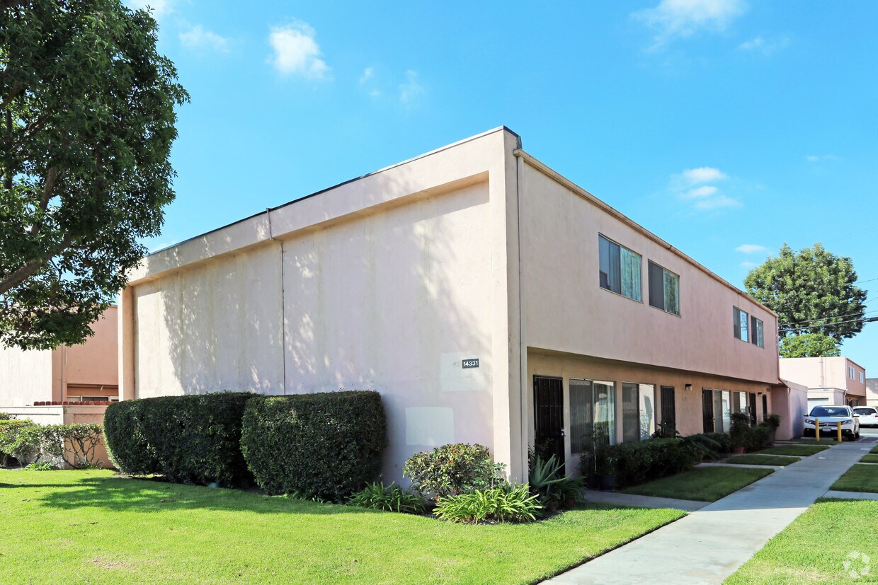 Foto principal - 14331 Chestnut St