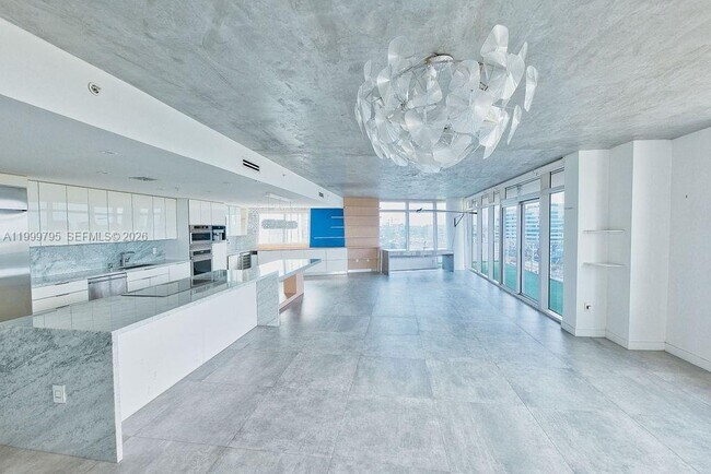 Building Photo - 3250 NE 1st Ave