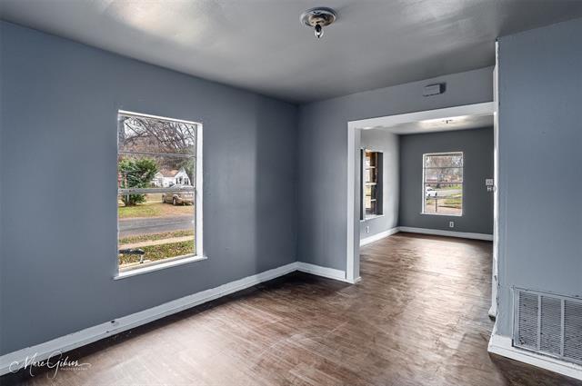 Foto del edificio - 329 Edwards St