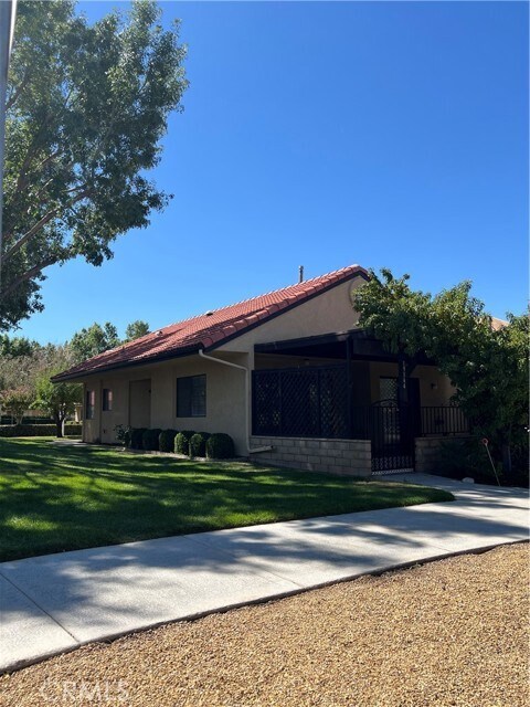 Foto del edificio - 19144 Frances St
