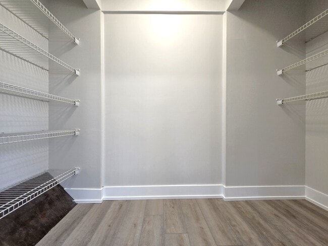 Building Photo - 1002 E Callero Cir