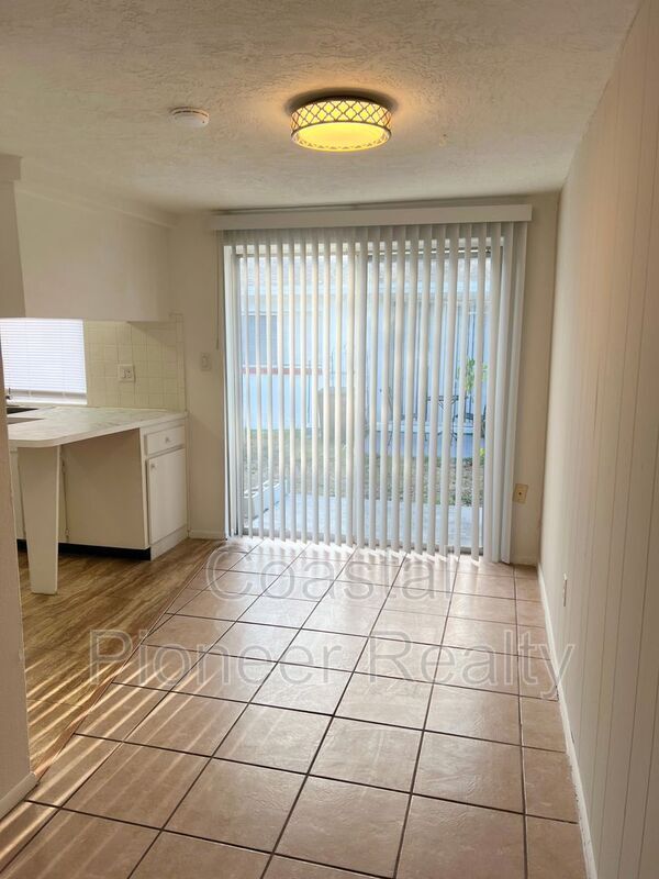 Foto del edificio - 5829 Elm St