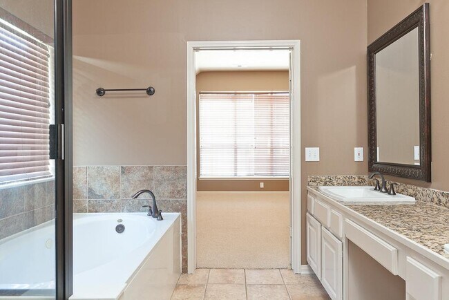 Building Photo - 17806 Scrub Oak Dr