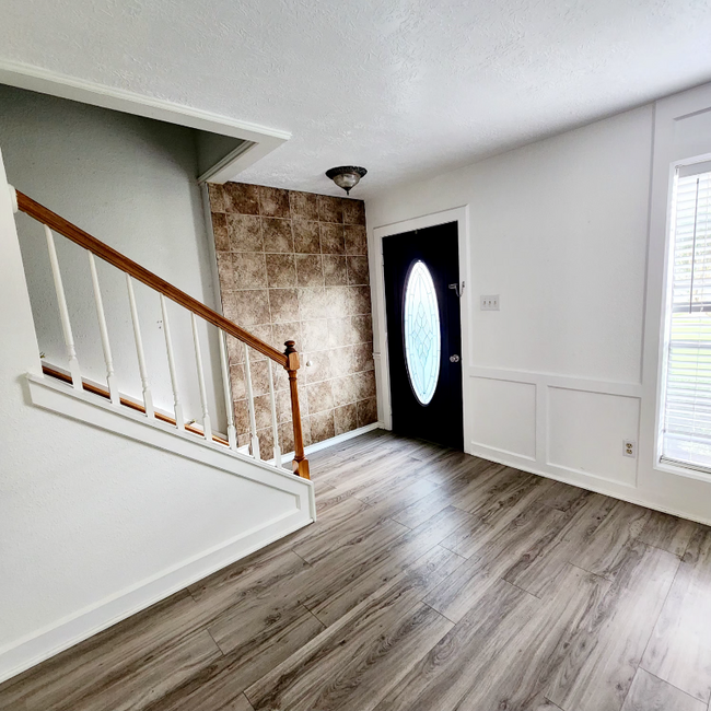 Building Photo - 3862 Laura Leigh Dr