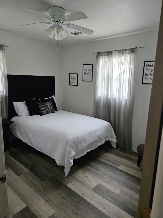 Foto del edificio - 4323 Mendez St