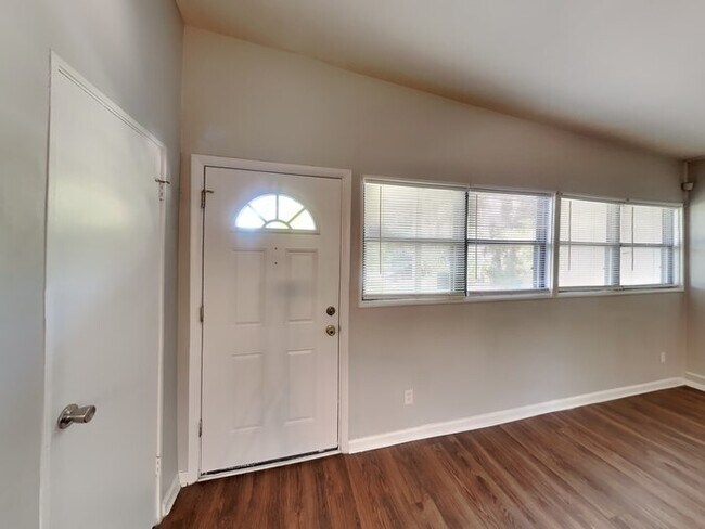 Foto del edificio - Arlingwood