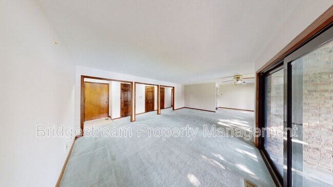 Foto del edificio - 1926 Washington South Rd