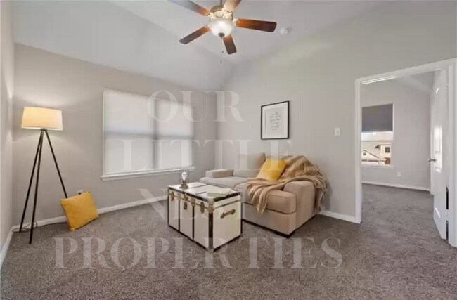 Building Photo - 10712 Fallbrook Rd