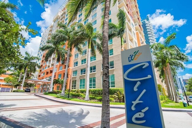 Foto del edificio - 2000 N Bayshore Dr