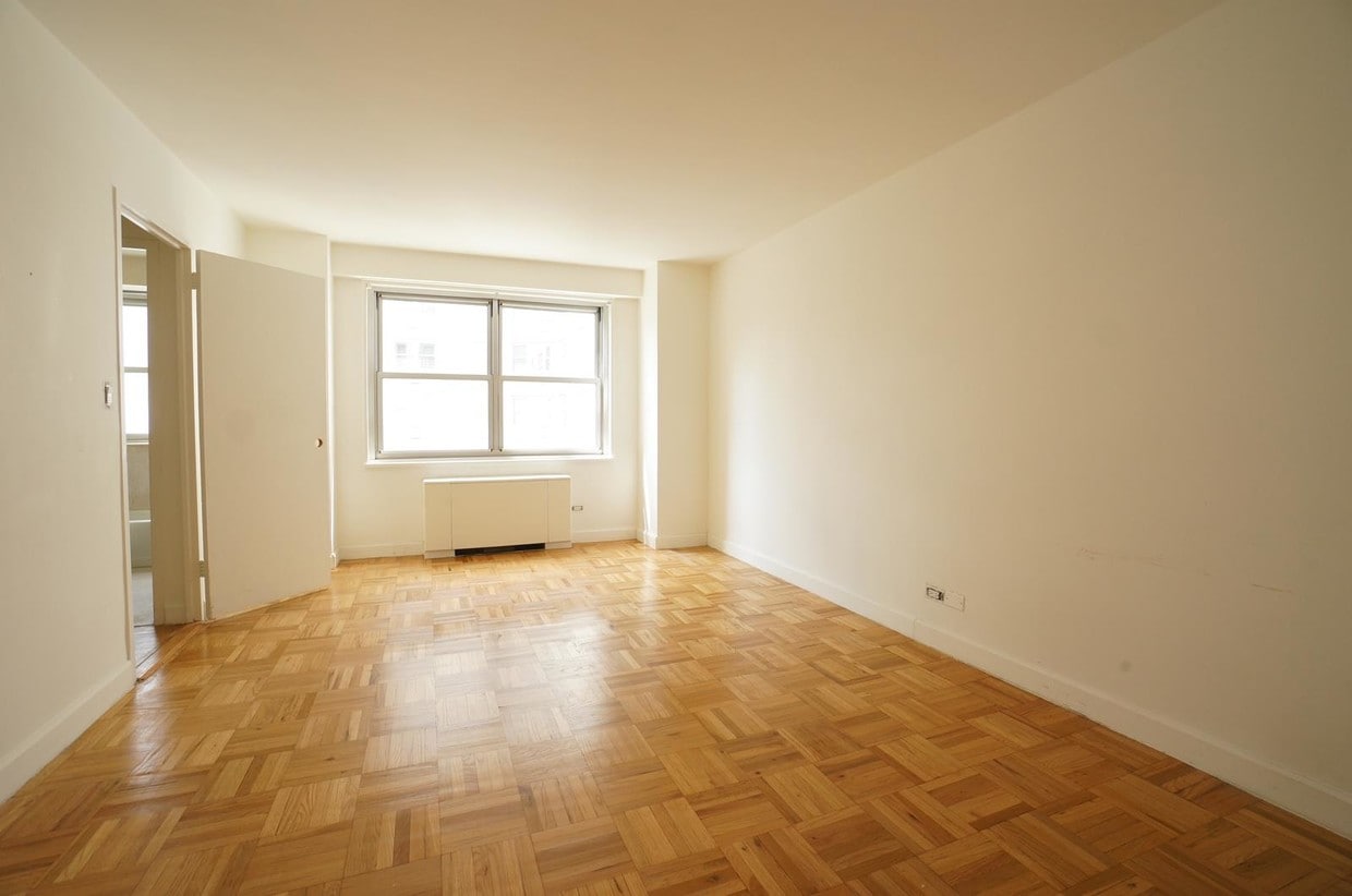 Primary Photo - 500 East 77th Street
