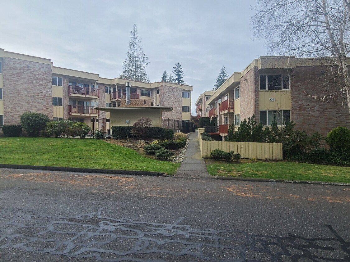 Primary Photo - 330 Elm St