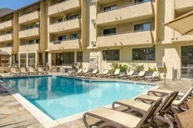 Building Photo - 10982 Roebling Ave