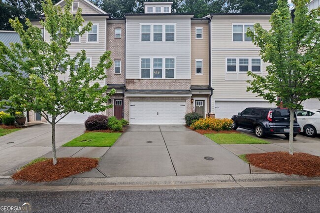 Building Photo - 2779 White Oak Ln