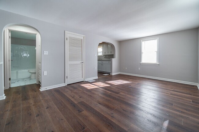 Building Photo - 816 Pierce Ave