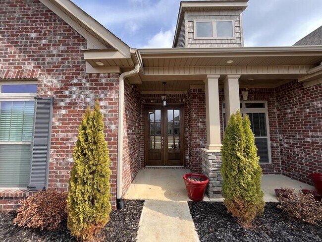 Building Photo - 7419 Flint Xing Cir SE