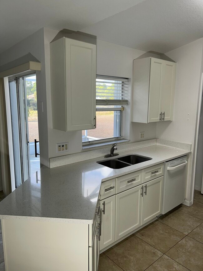 Foto del edificio - 6480 NW Volucia Dr