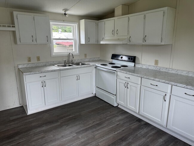 Building Photo - 251 Pebble Rock Cir