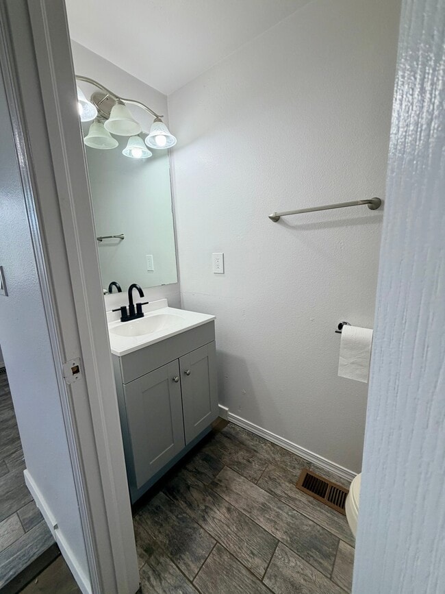 Building Photo - 1192 S Zeno Way