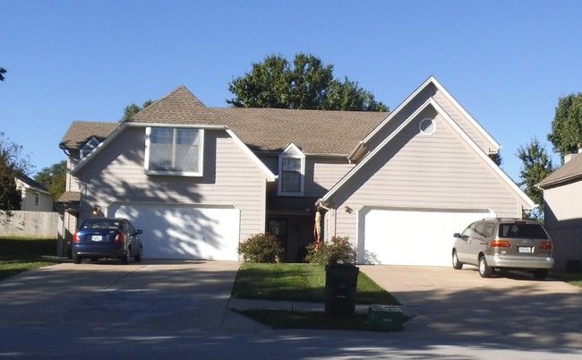 Building Photo - Woods Chapel Duplexes