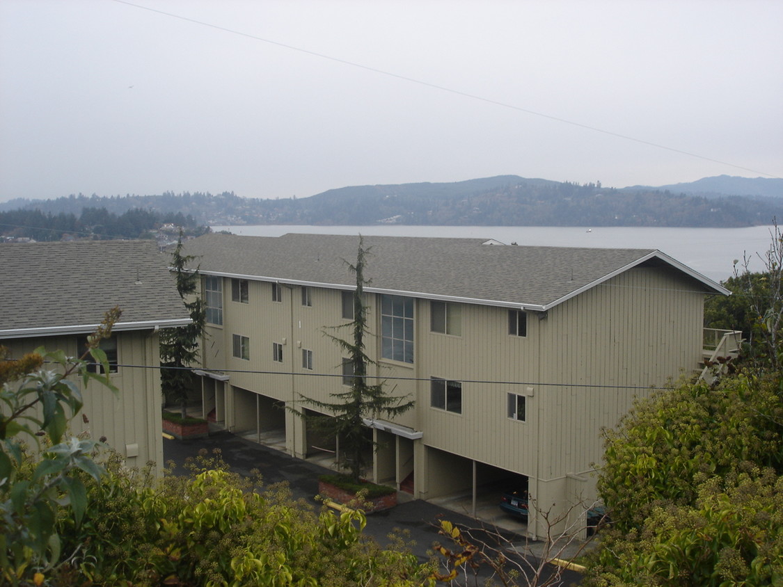 Primary Photo - Hillcrest View Apartments