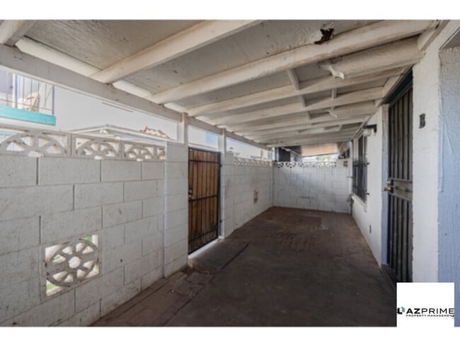 Building Photo - Charming 2/1.5 Condo in Phoenix - Prime Midtown Location!