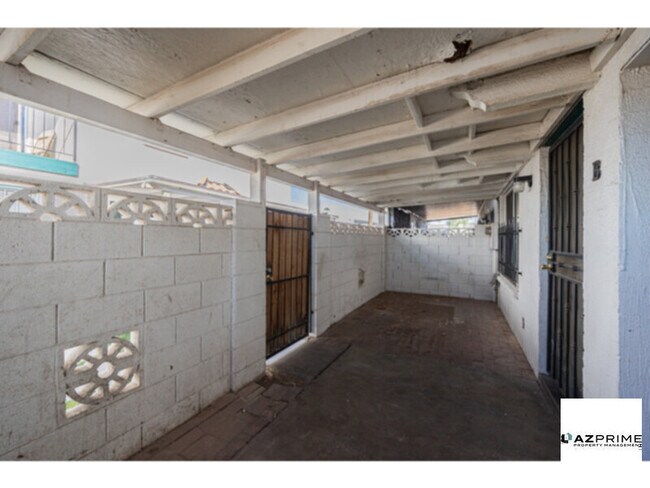 Foto del edificio - Charming 2/1.5 Condo in Phoenix - Prime Midtown Location!