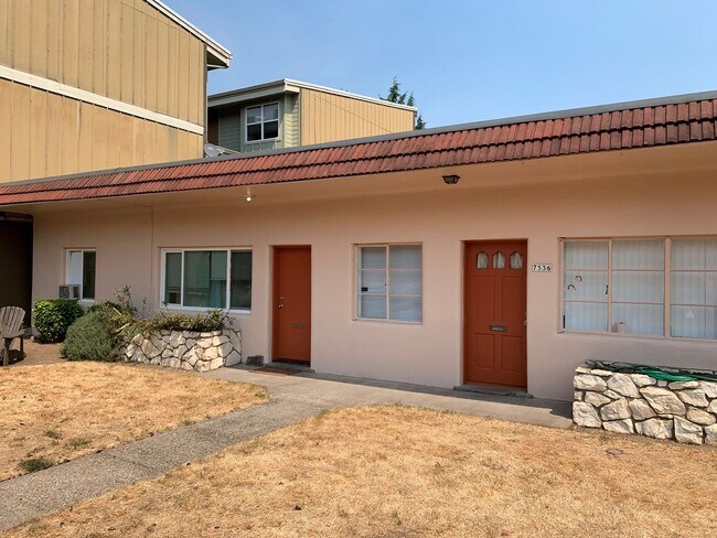 Foto del edificio - Fully Refreshed Westmoreland 3bd in Plex. ...