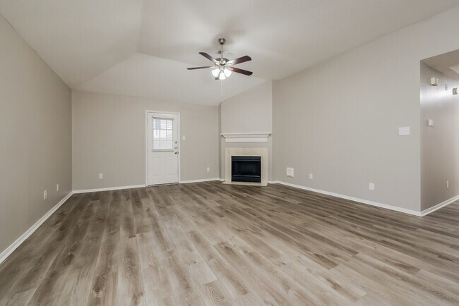 Foto del edificio - 18718 Timber Trace Dr