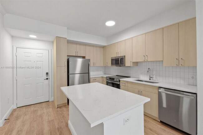 Foto del edificio - 10170 SW 7th St