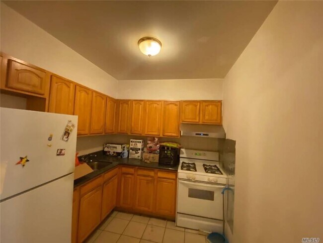 Building Photo - 136-12-136-31 31st Rd