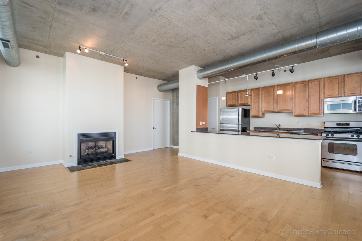 Primary Photo - 125 E 13th St
