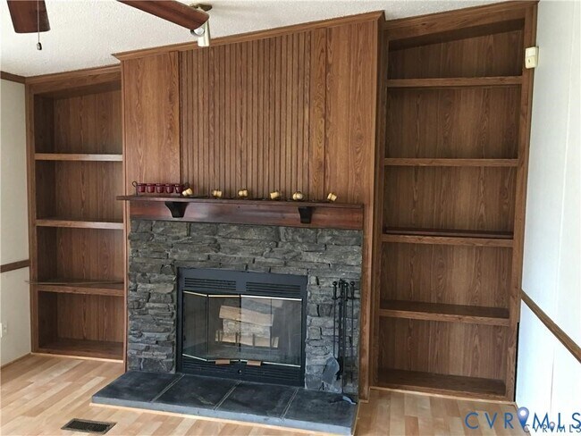 Foto del edificio - 12232 Darbys Rd