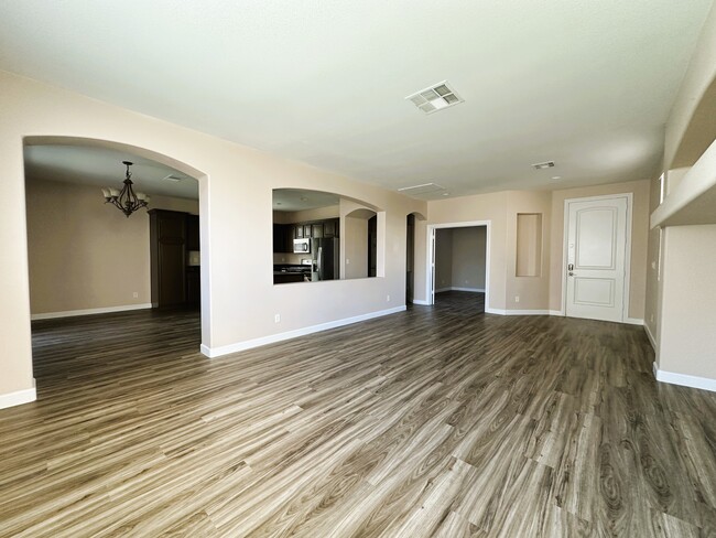 Foto del edificio - 9416 Rock Garden Ct