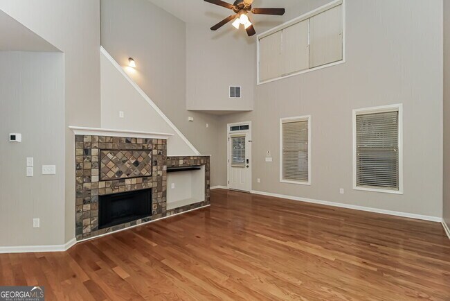 Foto del edificio - 315 Downing Creek Trail