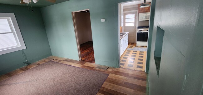 Building Photo - 1 bed 1bath home