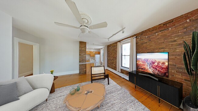 Building Photo - 1534A Tremont St