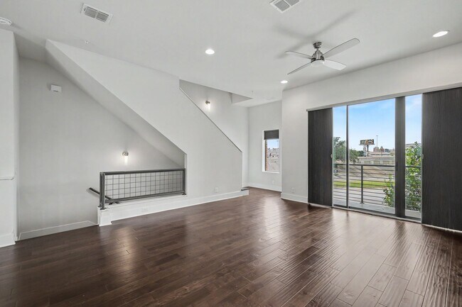 Foto del edificio - 1606 N Hackberry St
