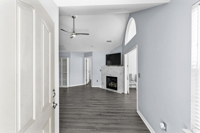 Foto del edificio - 168 Stonegate Blvd