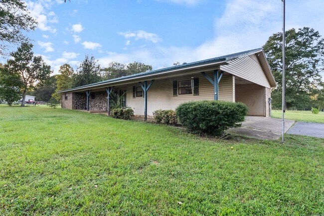 Building Photo - 3500 Irwin Rd