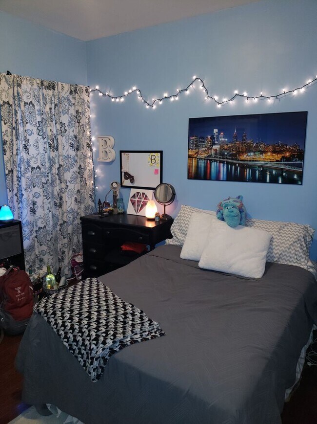 Building Photo - 1533 Cecil B. Moore Ave